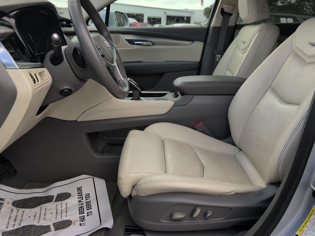 used 2017 Cadillac XT5 car, priced at $15,782