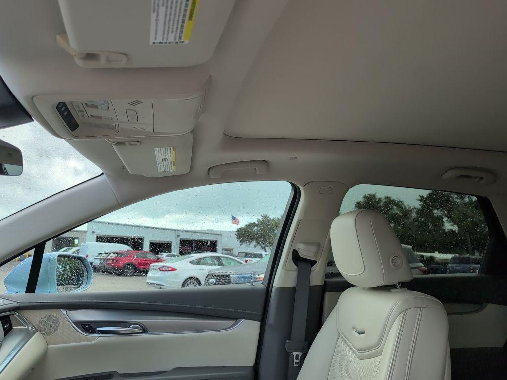used 2017 Cadillac XT5 car, priced at $15,782