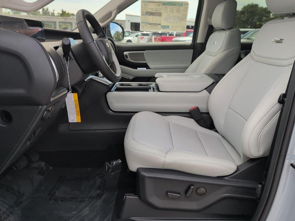 new 2025 Ford Expedition Max car, priced at $81,116