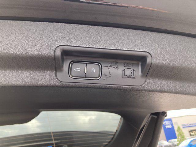 new 2025 Ford Explorer car