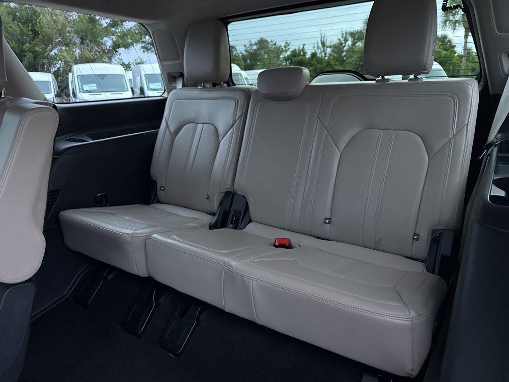 used 2023 Ford Expedition car, priced at $43,031