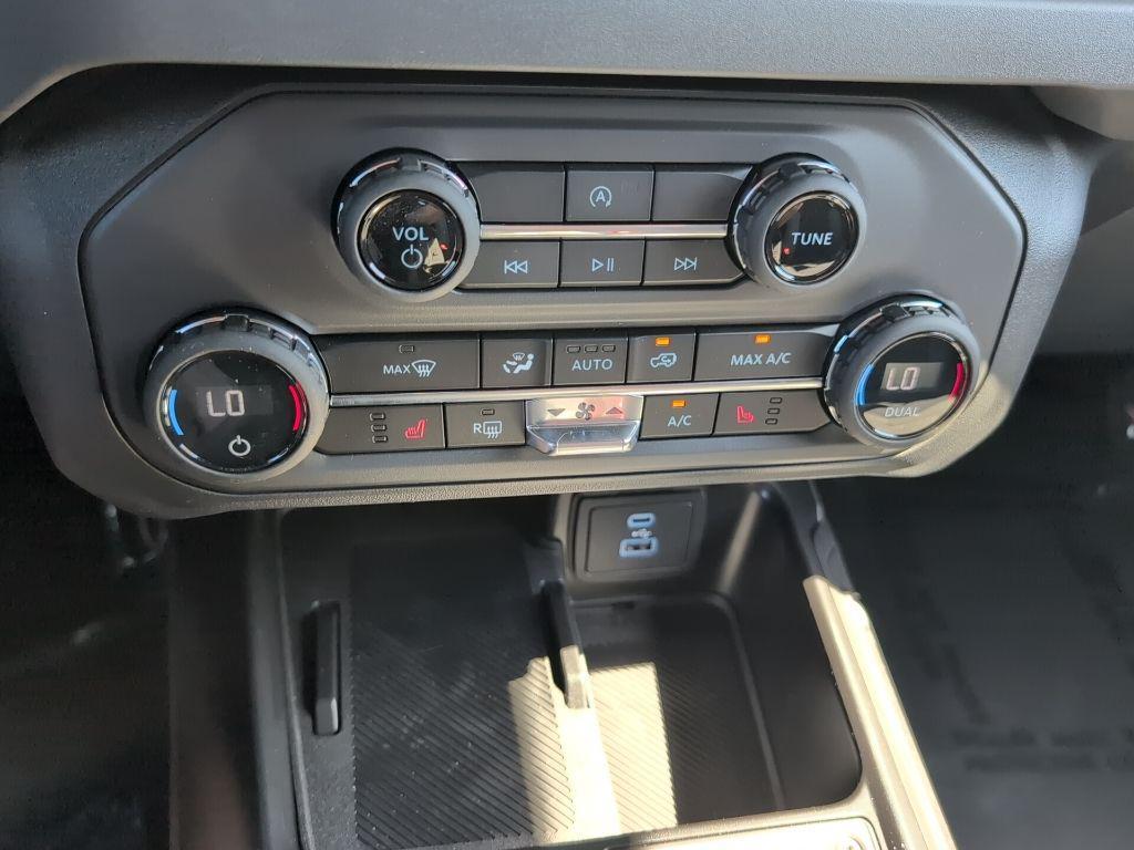 new 2025 Ford Bronco car, priced at $40,631