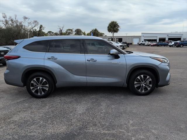 used 2020 Toyota Highlander car, priced at $30,581