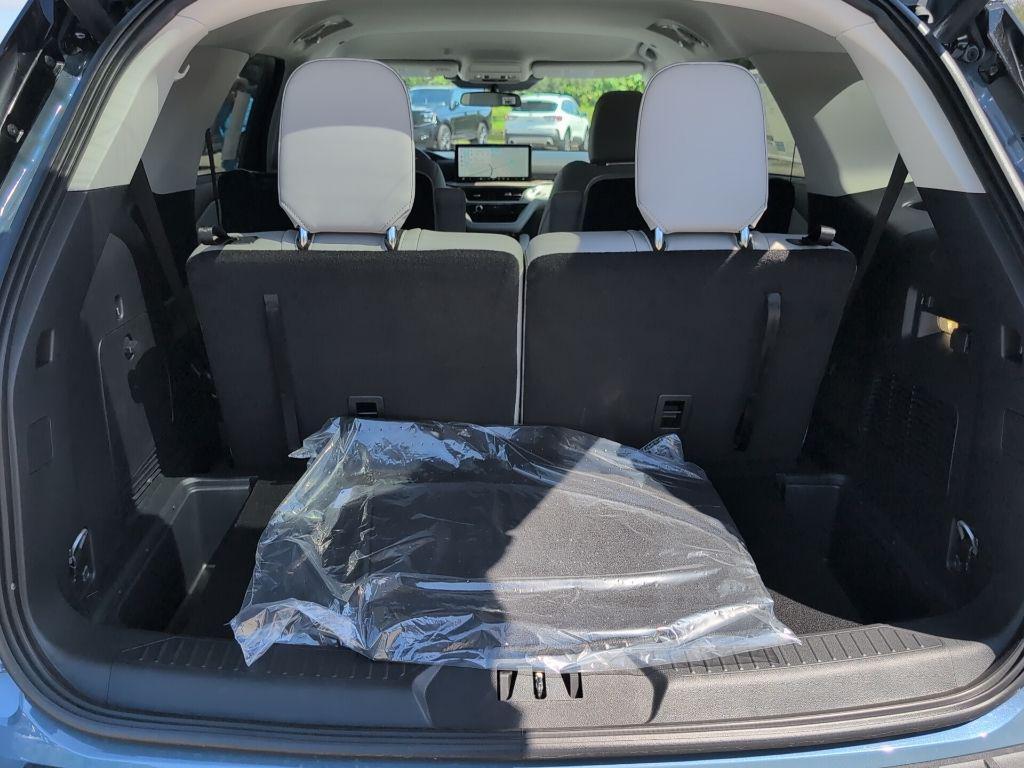 new 2025 Ford Explorer car, priced at $39,283
