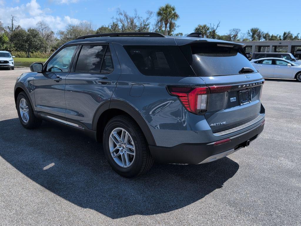 new 2025 Ford Explorer car, priced at $39,283