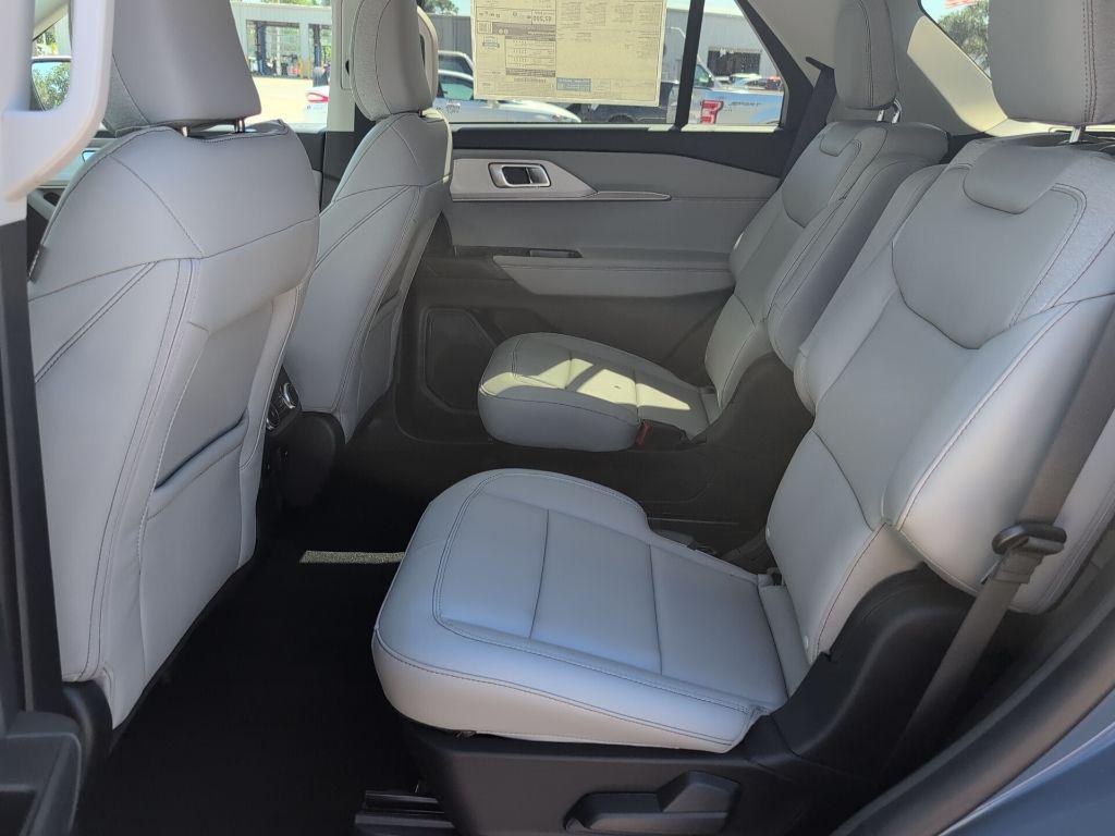 new 2025 Ford Explorer car, priced at $39,283