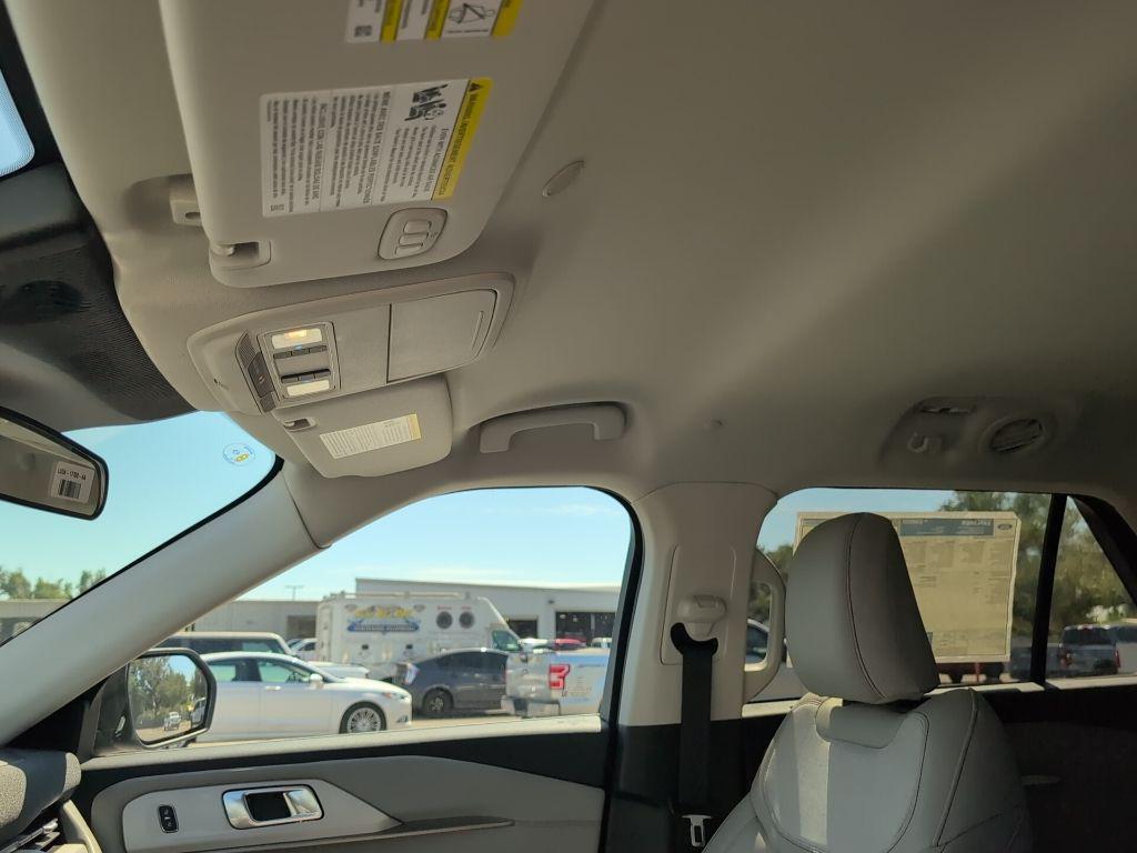new 2025 Ford Explorer car, priced at $39,283
