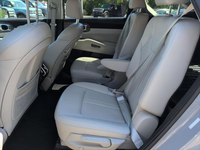 used 2022 Kia Sorento car, priced at $27,957