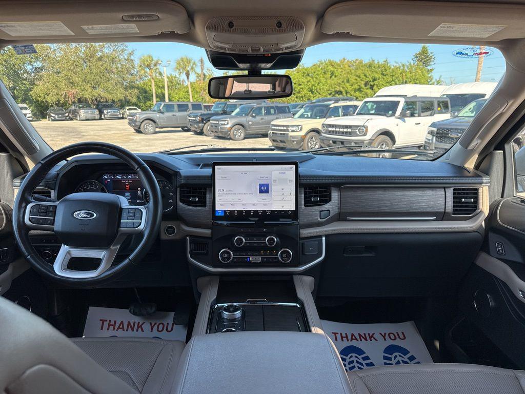 used 2023 Ford Expedition car, priced at $41,924