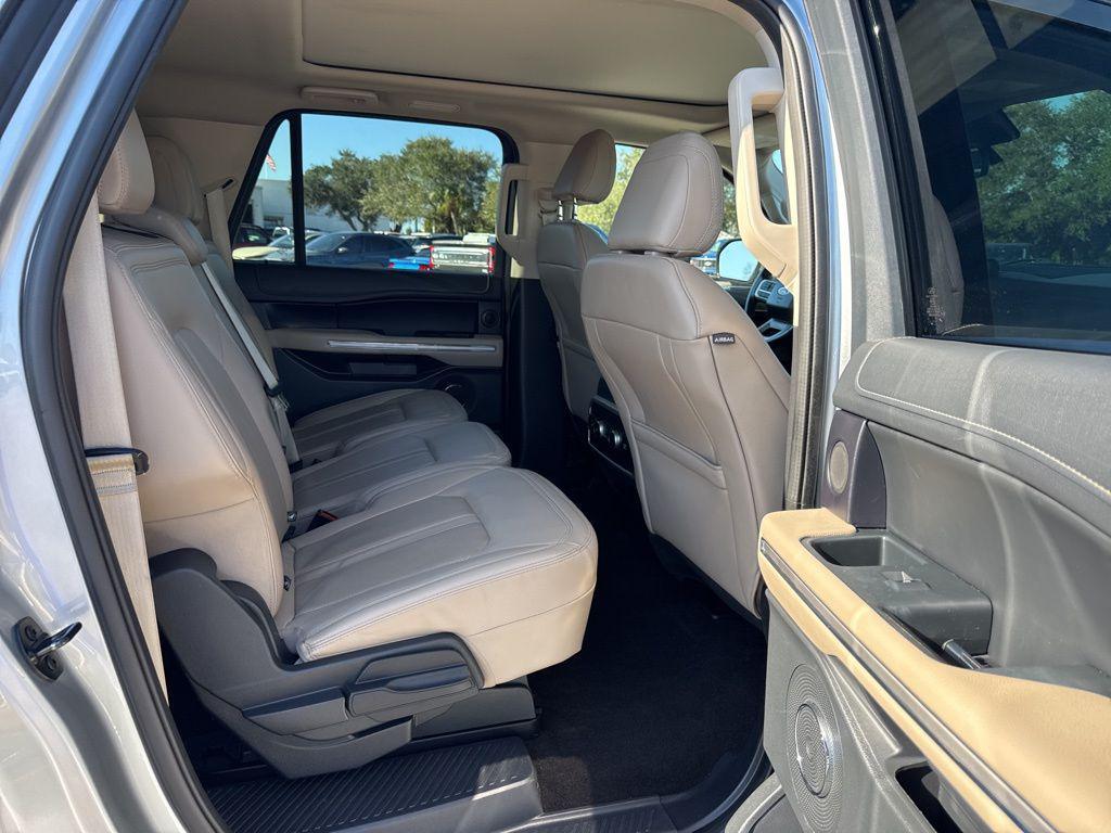 used 2023 Ford Expedition car, priced at $41,924