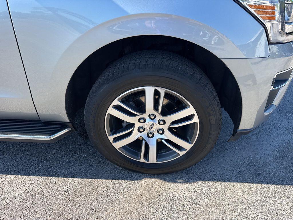 used 2023 Ford Expedition car, priced at $41,924