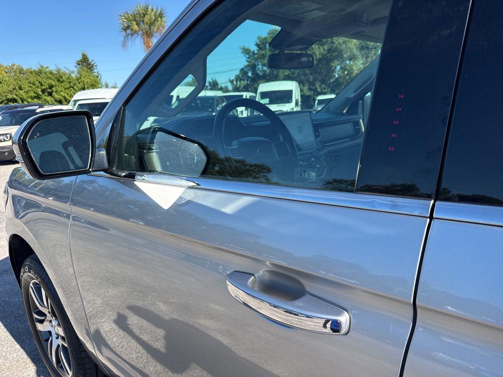 used 2023 Ford Expedition car, priced at $41,924