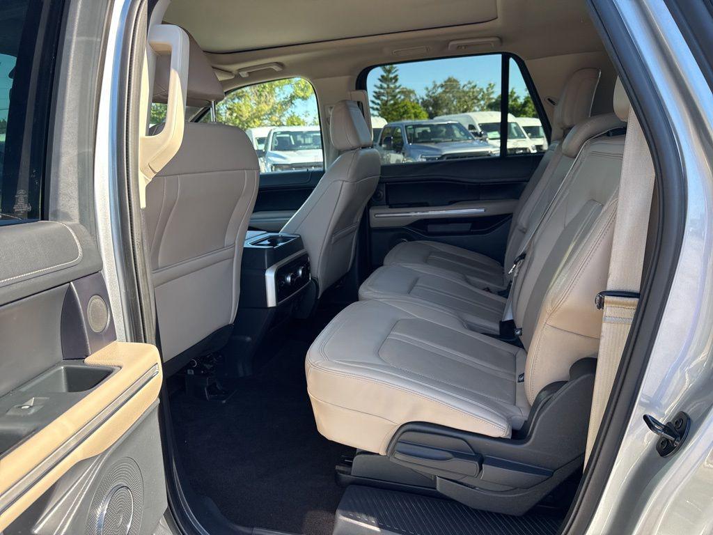 used 2023 Ford Expedition car, priced at $41,924