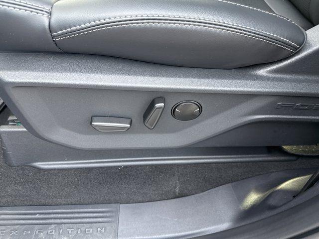 new 2025 Ford Expedition car, priced at $79,729