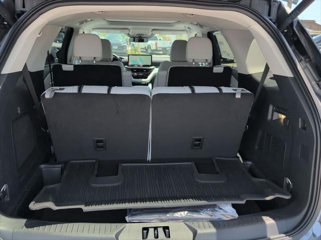 new 2025 Ford Explorer car, priced at $52,810