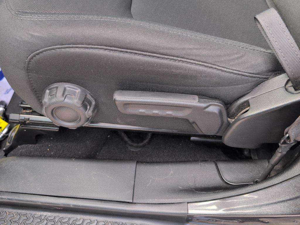 used 2022 Jeep Gladiator car, priced at $27,440