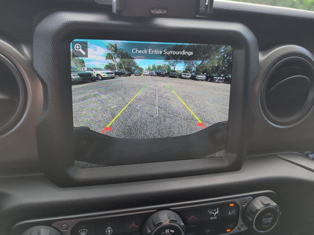 used 2022 Jeep Gladiator car, priced at $27,440