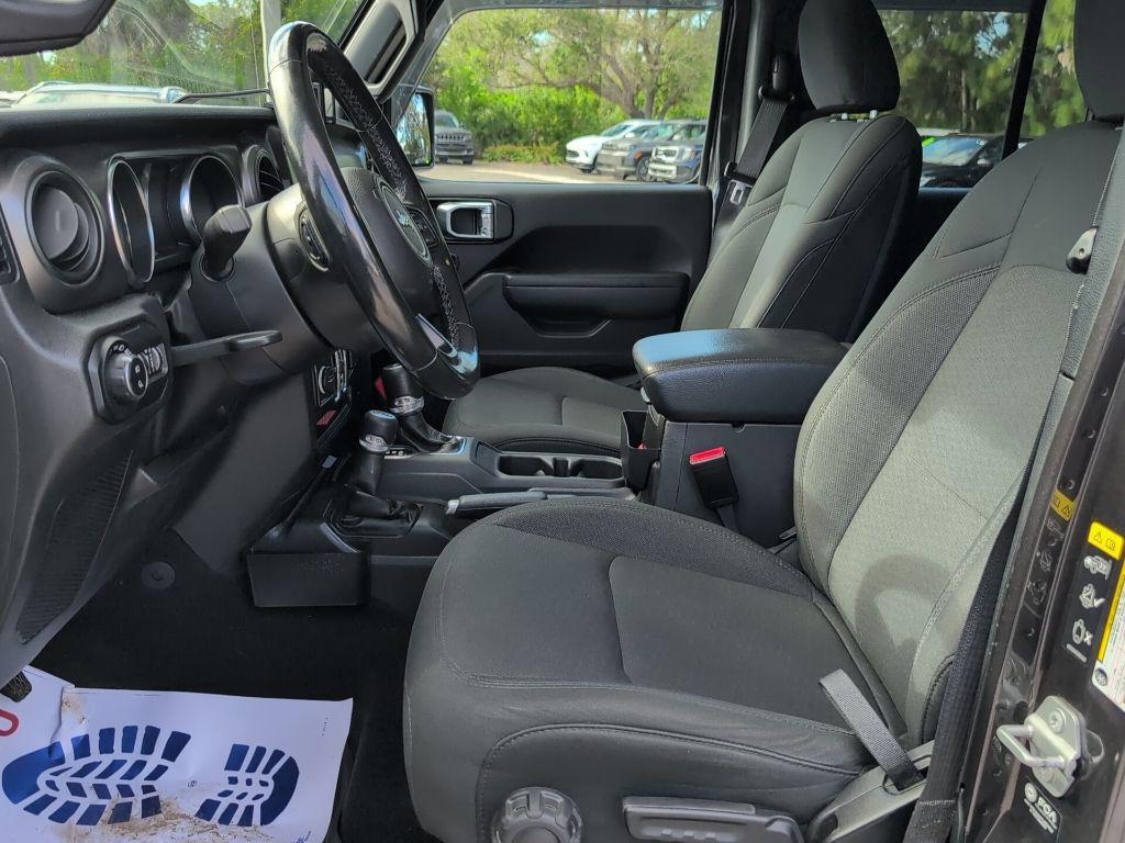 used 2022 Jeep Gladiator car, priced at $27,440