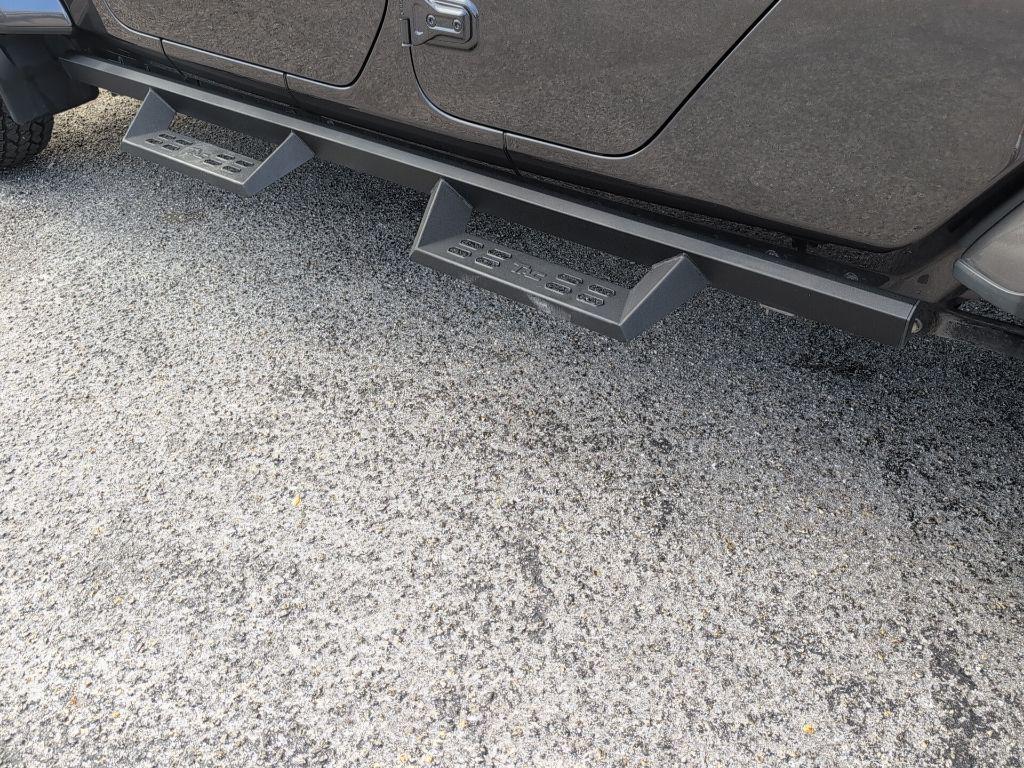 used 2022 Jeep Gladiator car, priced at $27,440