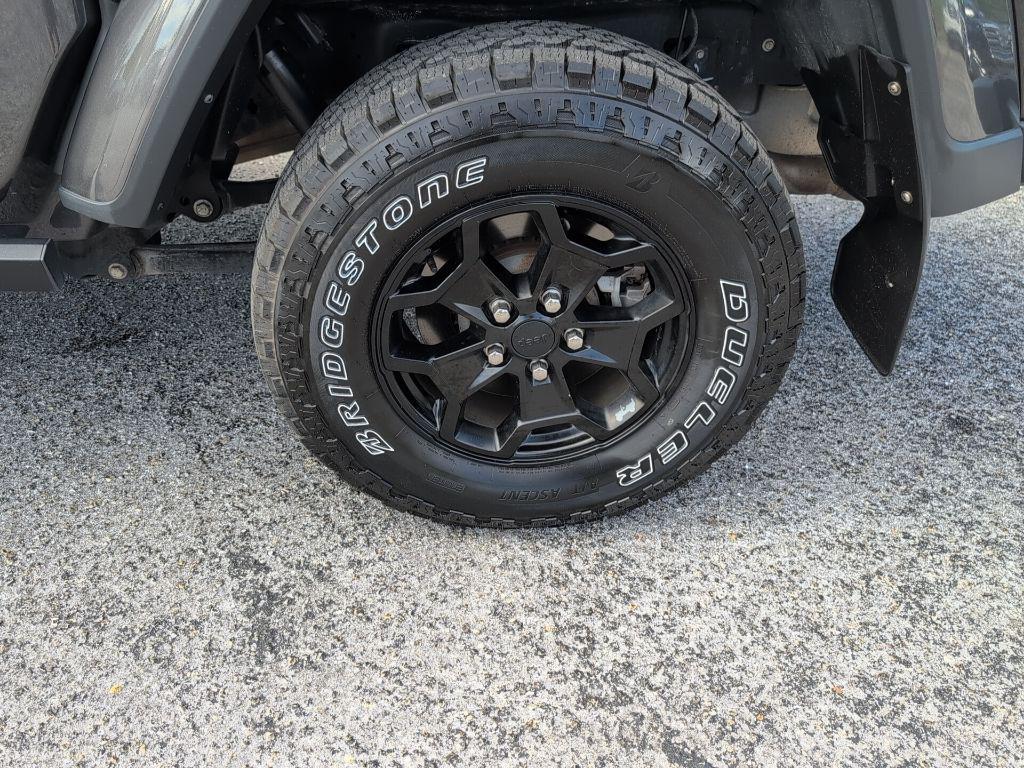 used 2022 Jeep Gladiator car, priced at $27,440