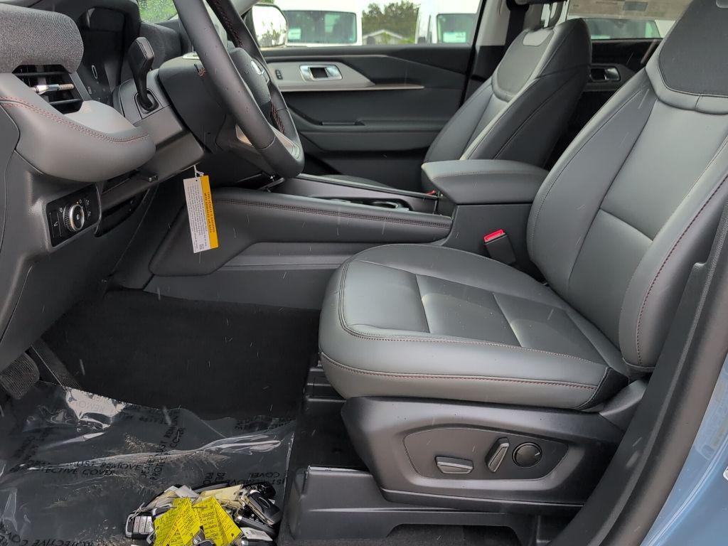 new 2025 Ford Explorer car, priced at $40,669