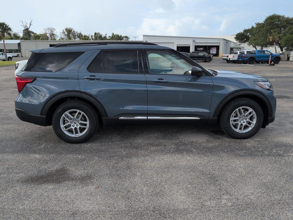 new 2025 Ford Explorer car, priced at $40,669
