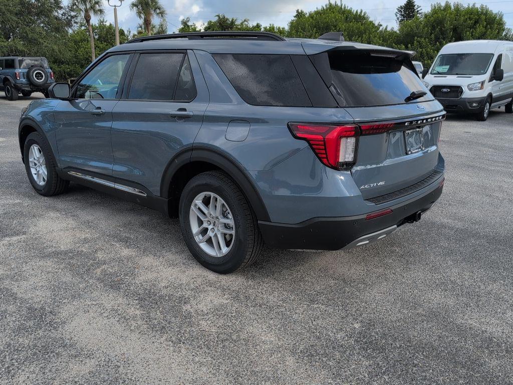 new 2025 Ford Explorer car, priced at $40,669