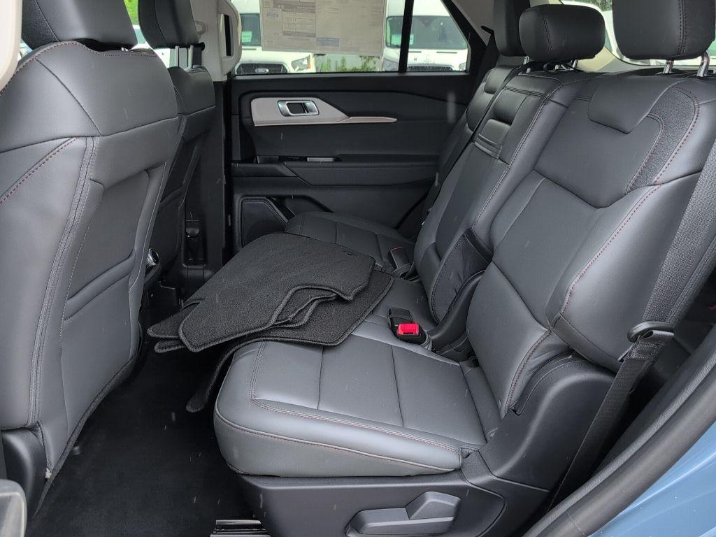 new 2025 Ford Explorer car, priced at $40,669