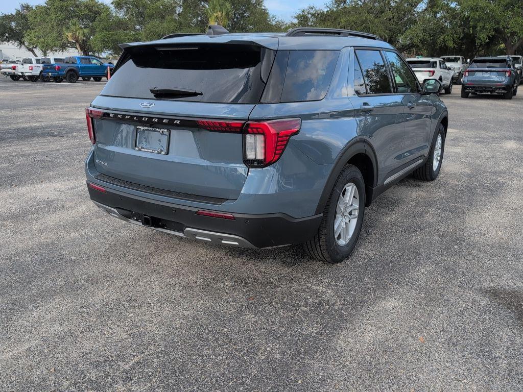 new 2025 Ford Explorer car, priced at $40,669