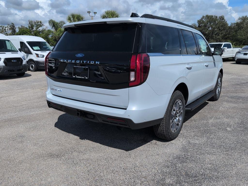 new 2025 Ford Expedition car, priced at $66,539