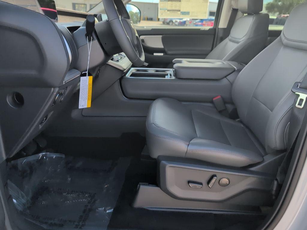 new 2025 Ford Expedition car, priced at $66,539