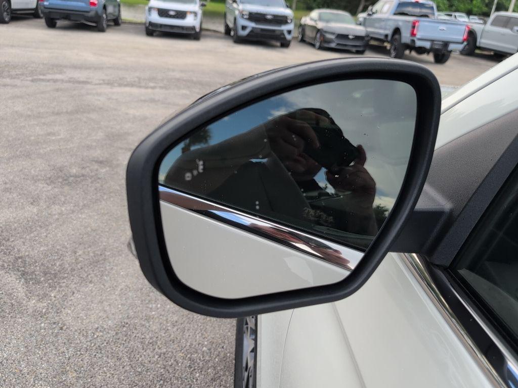 new 2025 Ford Expedition car, priced at $62,643