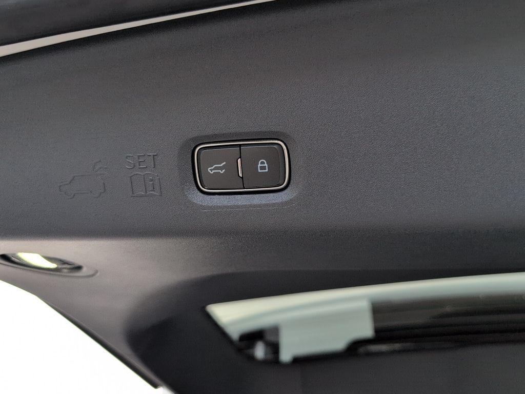 new 2025 Ford Expedition car, priced at $62,643