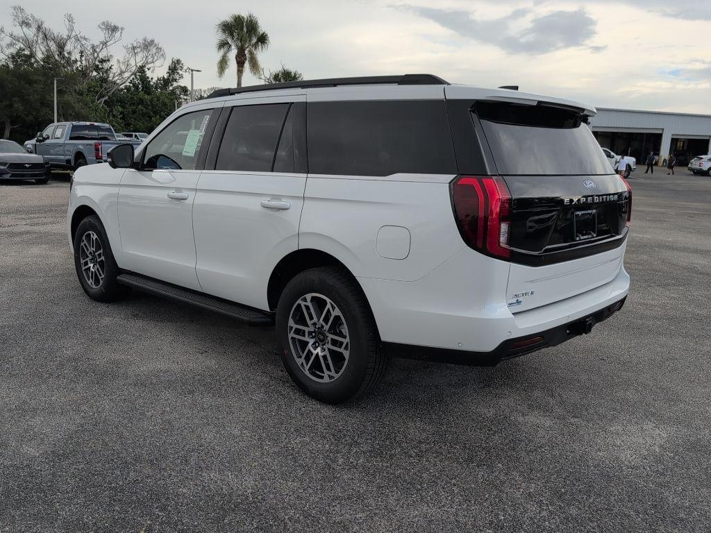 new 2025 Ford Expedition car, priced at $62,643