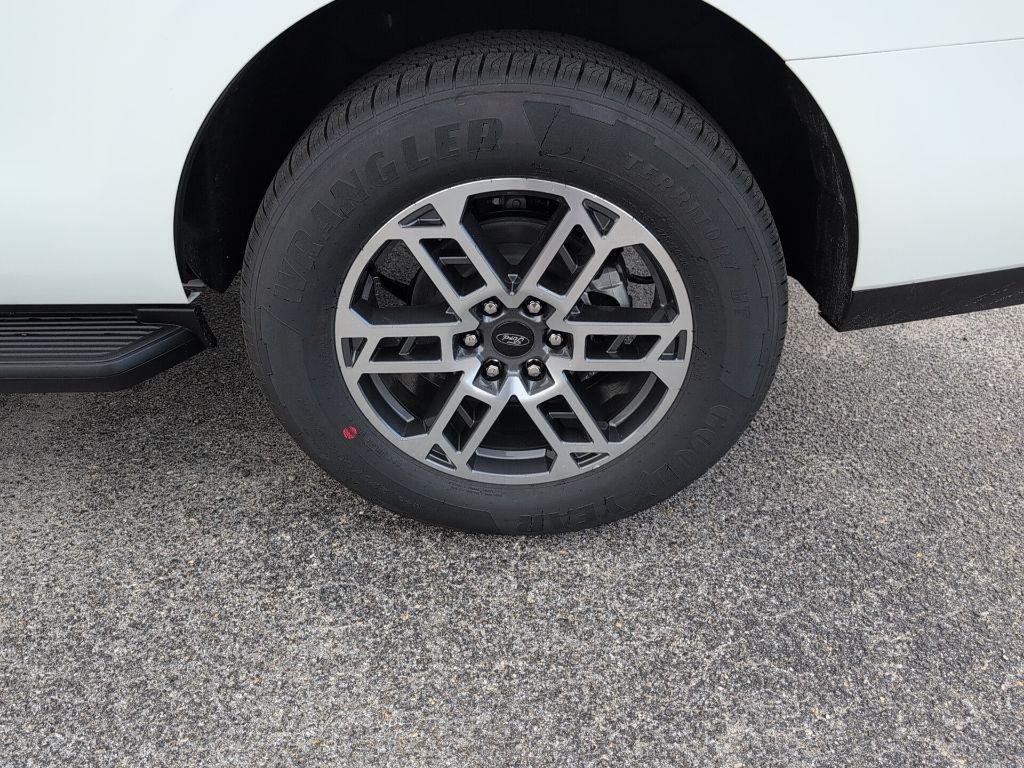 new 2025 Ford Expedition car, priced at $62,643