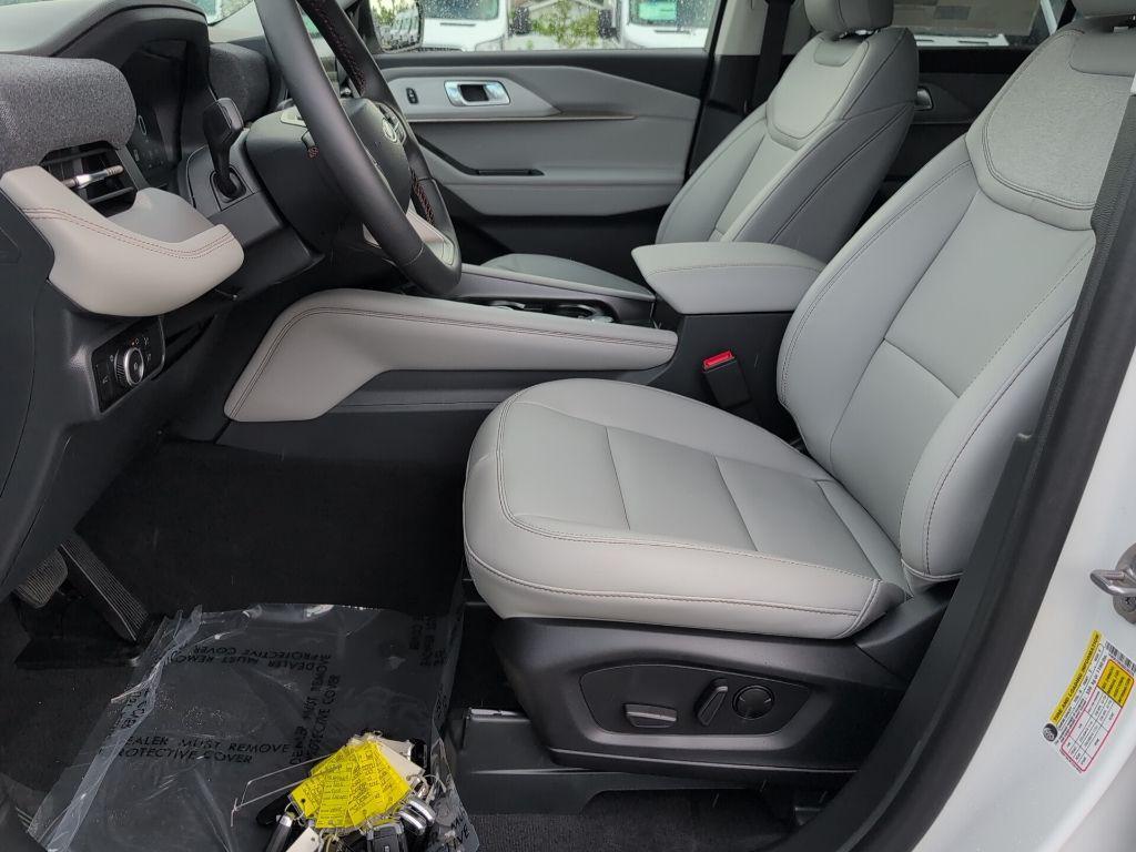 new 2025 Ford Explorer car, priced at $38,764