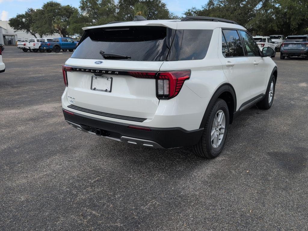 new 2025 Ford Explorer car, priced at $38,764