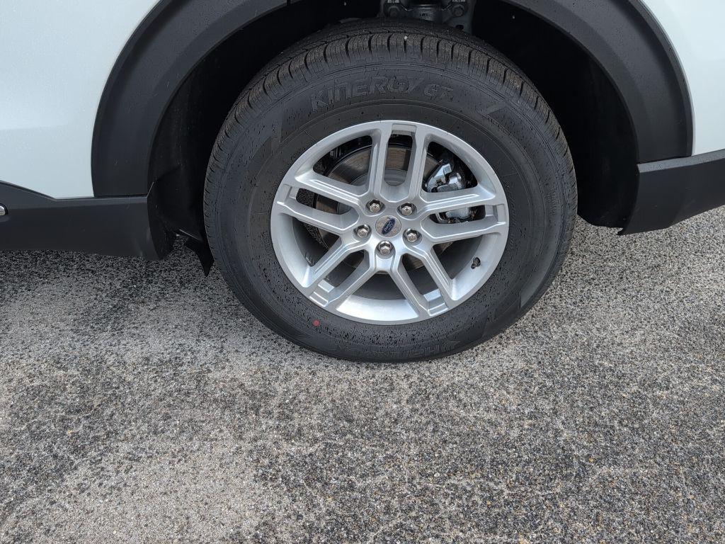 new 2025 Ford Explorer car, priced at $38,764