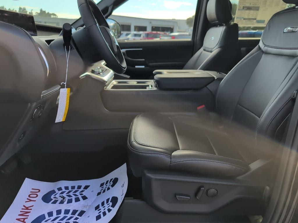 new 2025 Ford Expedition car, priced at $78,297