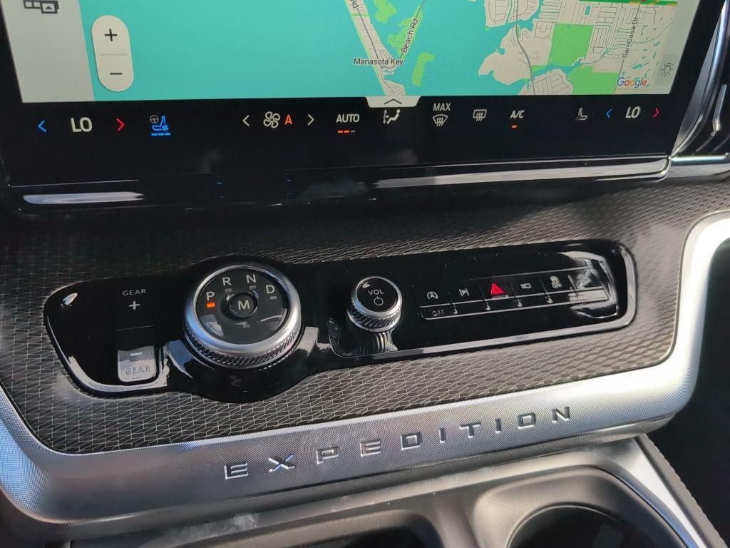 new 2025 Ford Expedition car, priced at $78,297