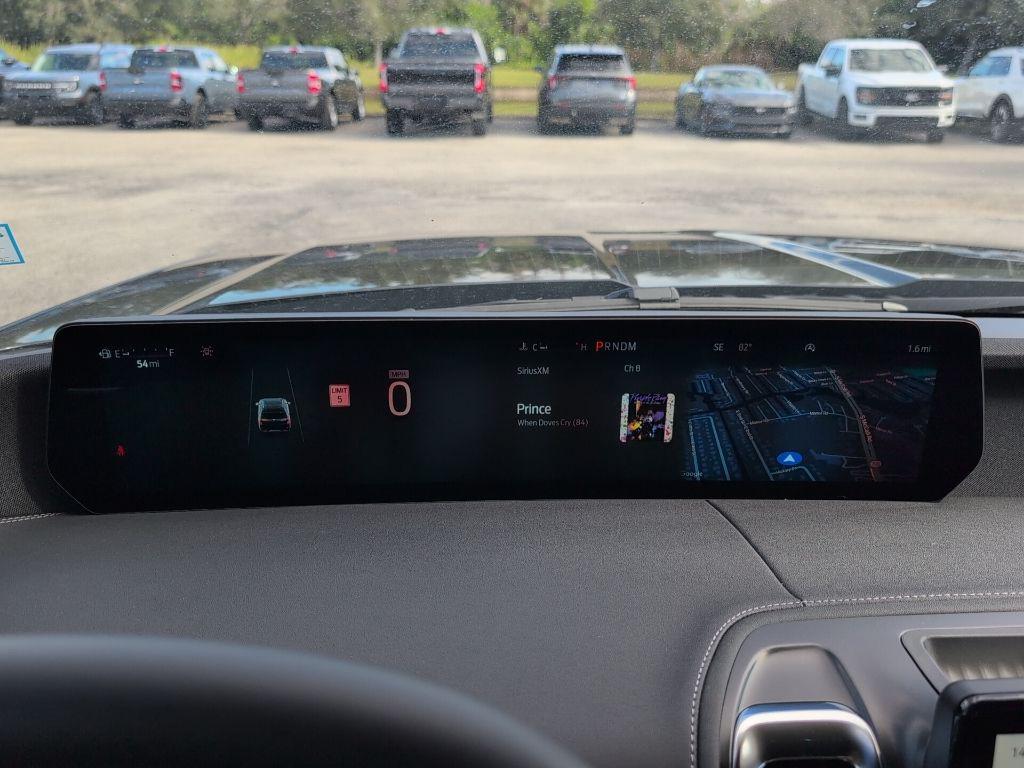 new 2025 Ford Expedition car, priced at $78,297