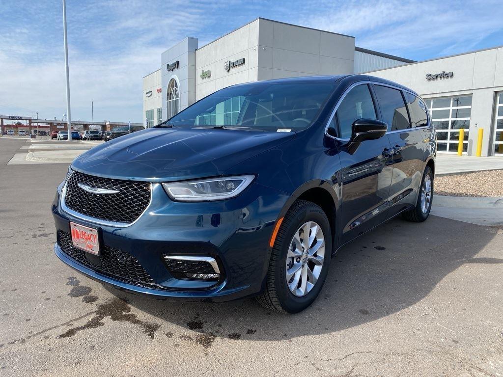 new 2025 Chrysler Pacifica car, priced at $45,915