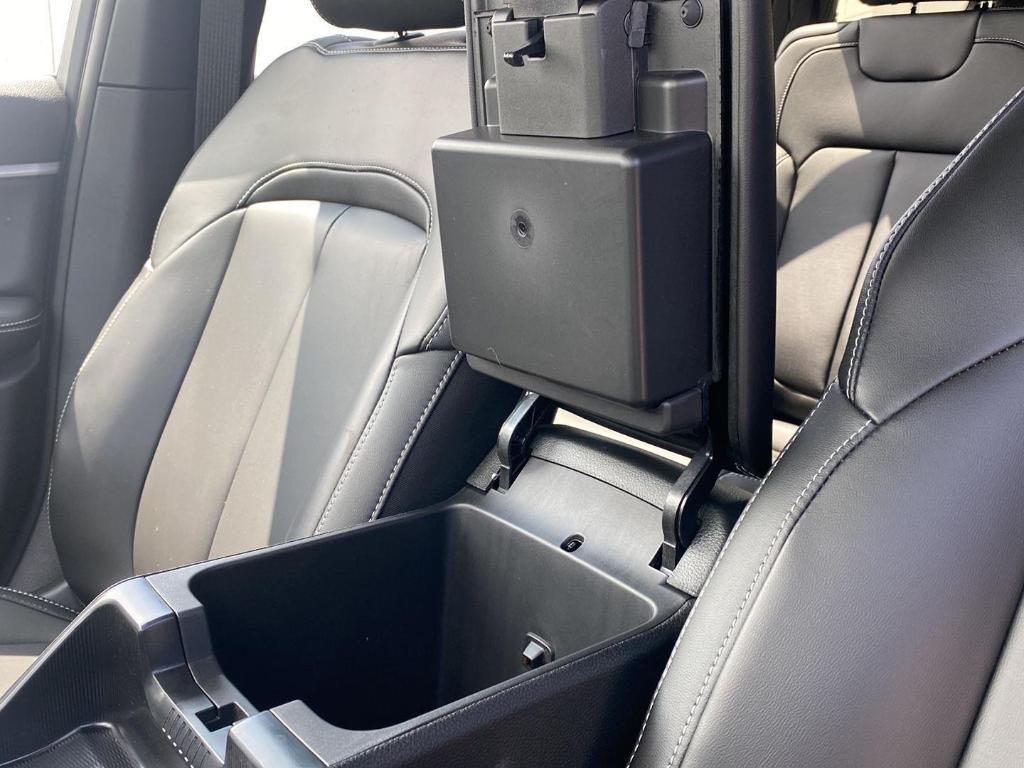 new 2025 Jeep Grand Cherokee L car, priced at $45,672