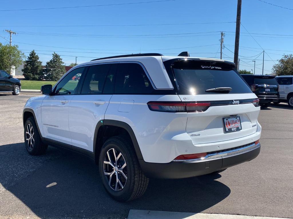 new 2025 Jeep Grand Cherokee car, priced at $46,655