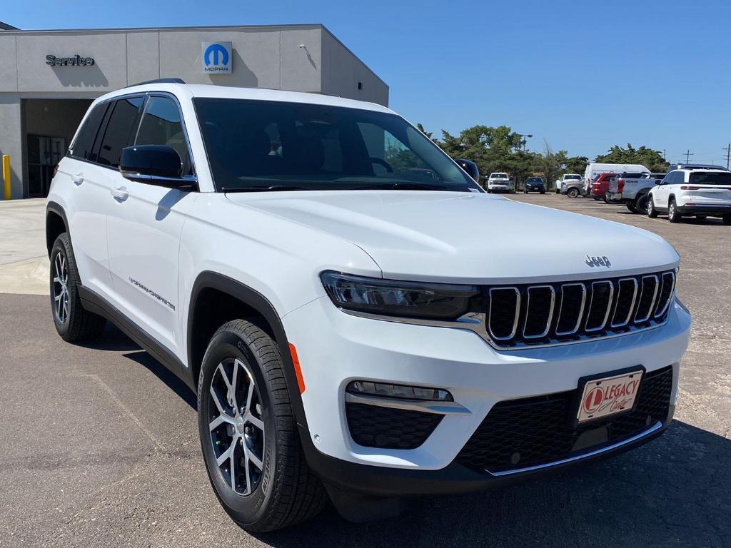 new 2025 Jeep Grand Cherokee car, priced at $46,655