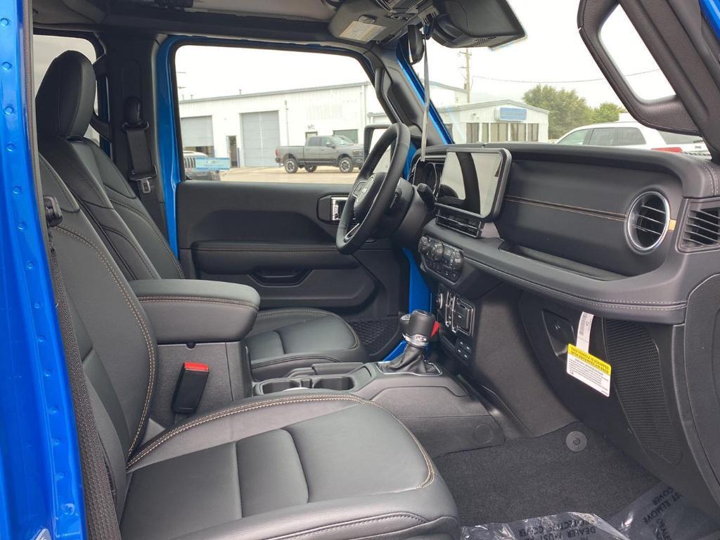 new 2025 Jeep Gladiator car, priced at $46,823