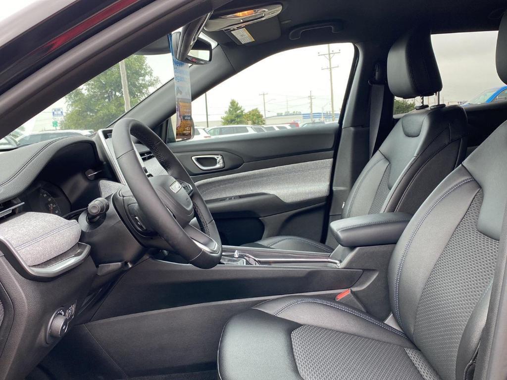 new 2025 Jeep Compass car, priced at $30,628
