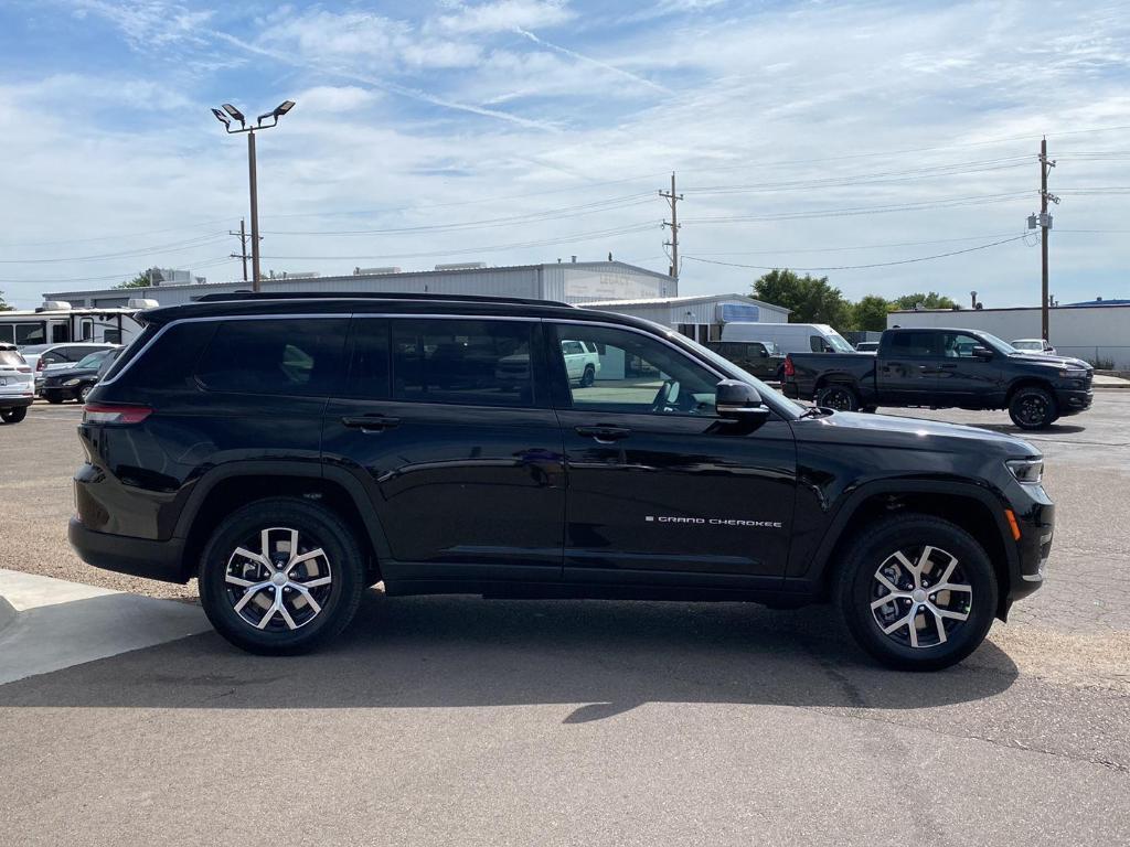new 2025 Jeep Grand Cherokee L car, priced at $49,305
