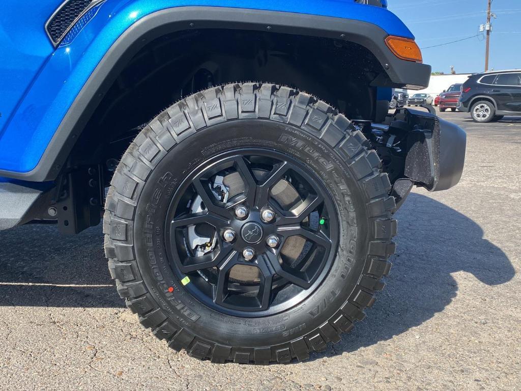 new 2025 Jeep Gladiator car, priced at $44,250