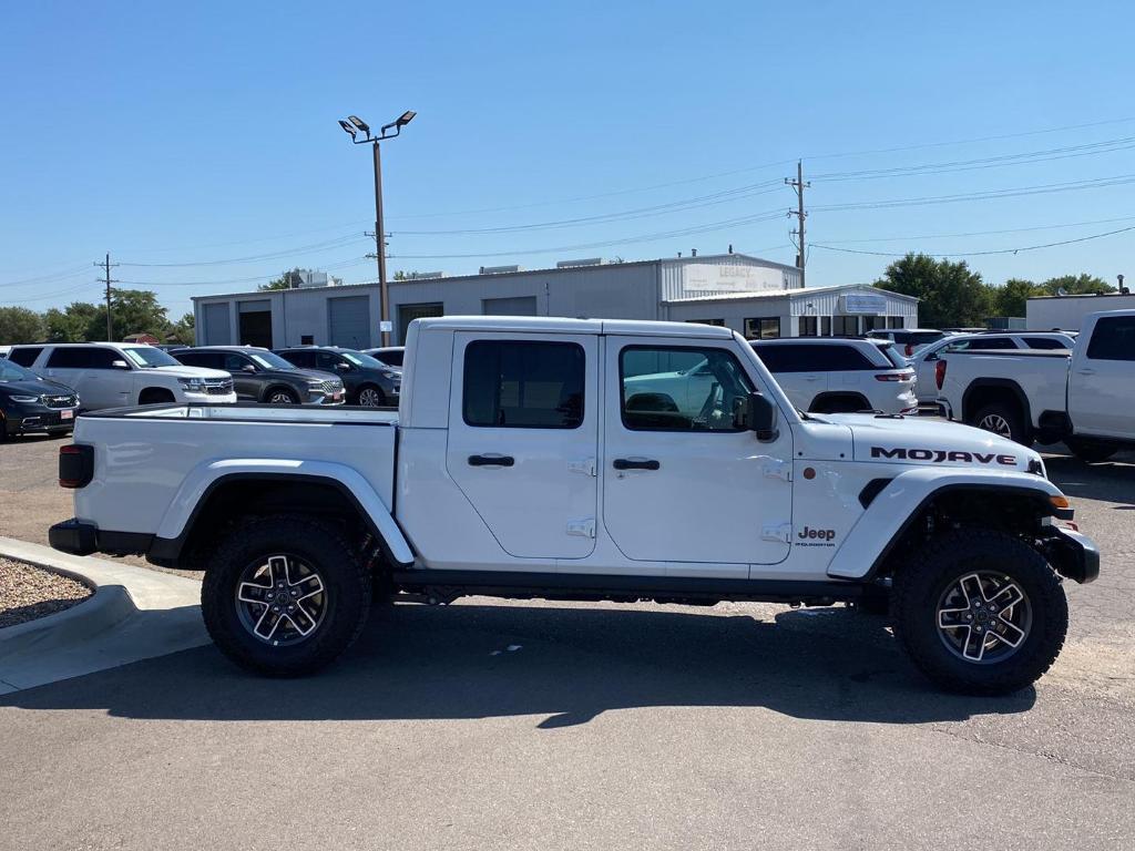 new 2025 Jeep Gladiator car, priced at $52,368